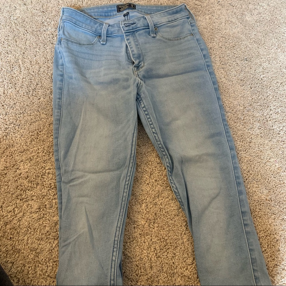 Low rise skinny jeans